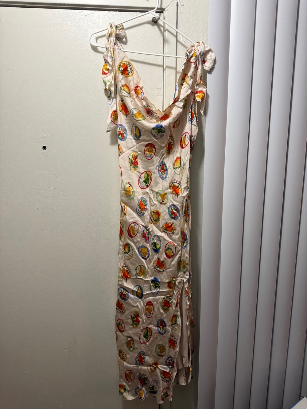 π ASTR The Label Fruit Print Satin Maxi Dress β NWT β Size Large πππ - Picture 5 of 8